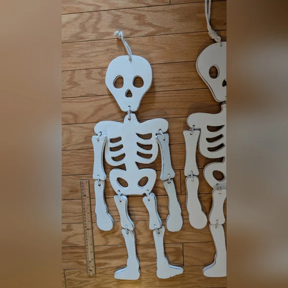 White Hanging Skeleton Decorations - Picture 3 of 6